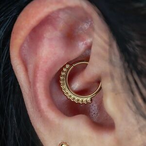 BVLA beaded seam ring